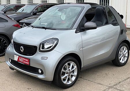Smart ForTwo Cabrio Turbo90PS_Leder_RFKamera_LED&Sensor Paket