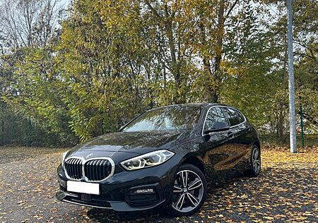 BMW 118d /SportLine/HeaadUp/Pano/Ambiente/Keyless