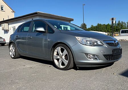 Opel Astra J Design Edition//PDC/SHZ/TEMP./TÜV/8FACH