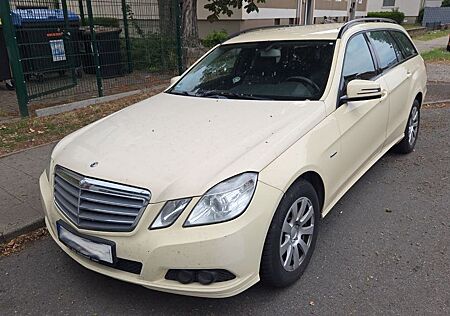 Mercedes-Benz E 200 CDI T BlueEFFICIENCY -