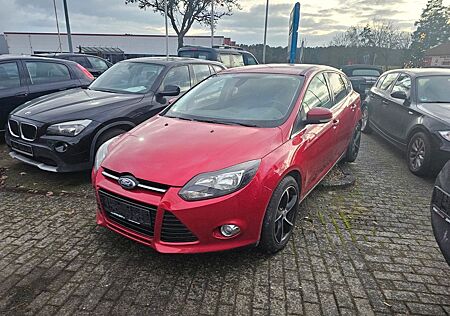 Ford Focus Lim. Titanium+SHZ+AHK+Tempomat+lesen