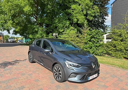 Renault Clio V Intens 1.6i E-TECH Hybrid