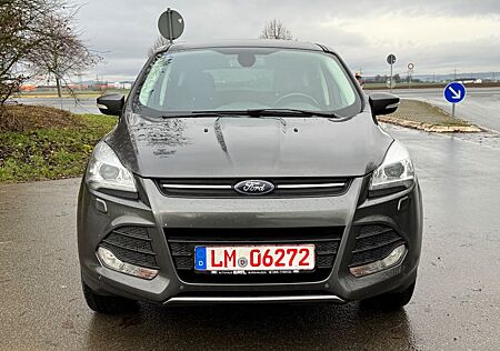 Ford Kuga Sync Edition/ Top Zustand/1 Hand