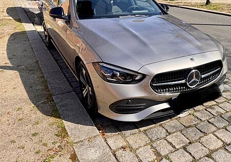 Mercedes-Benz C 200 T Avantgarde 2022 mit Panorama Schiebedach