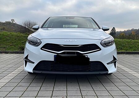 Kia Cee'd / Ceed 1.5 T-GDI 48V DCT Vision Vision