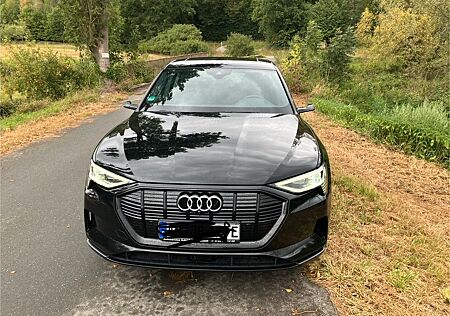 Audi e-tron 55 quattro S line
