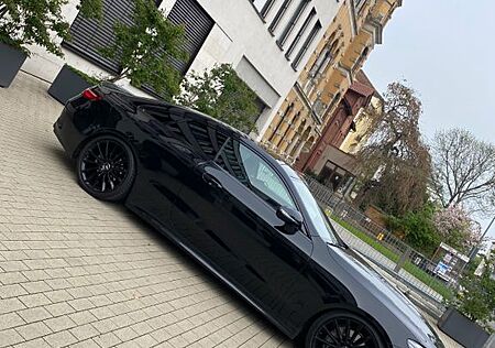 Mercedes-Benz E 200 Autom. -PANO-SPORT AGA-NIGHT-BURMESTER