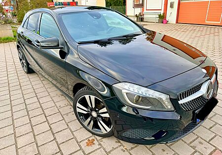 Mercedes-Benz A 180 * AUTOMATIK* LEDERAUSSTATTUNG *ILS*NAVI