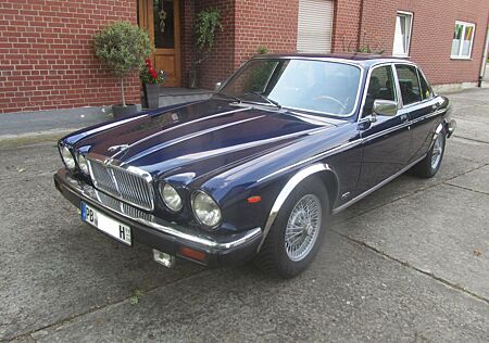 Jaguar XJ12