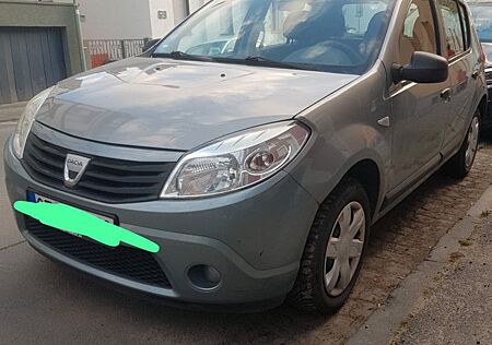 Dacia Sandero 1.2 16V 75 Ambiance Babyblau