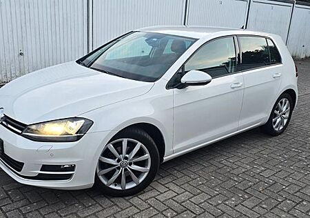 VW Golf Volkswagen VII Lim. Highline BMT.DSG.Navi.Standheizung