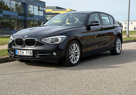 BMW 118i Sport Line Sport Line