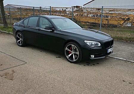 BMW 750d xD HUD Softclose Masage Nachtvision usw