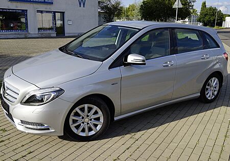 Mercedes-Benz B 180 B -Klasse*Aut*Bi-Xenon*LED*Distronnik*