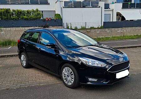 Ford Focus 1,0 EcoBoost Cool & Connect Kombi