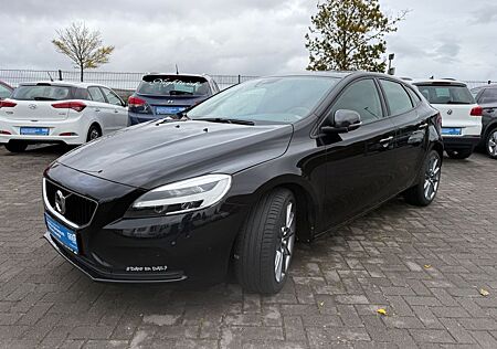 Volvo V40 Momentum*AUTOMATIK*KAMERA*NAVI*KLIMA*SHZ*
