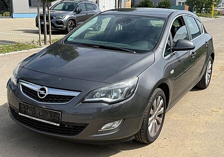 Opel Astra J Lim. 5-trg. Innovation 1.4Turbo/XENON/
