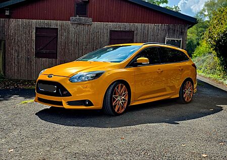 Ford Focus 2,0 EB ST Turnier, TÜV NEU!!! TOP!!!