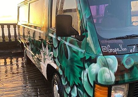 Mercedes-Benz MB 100 campervan