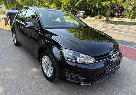 VW Golf Volkswagen VII 1,6 TDI* 1.Hand *TÜV03.26*8xBereift*