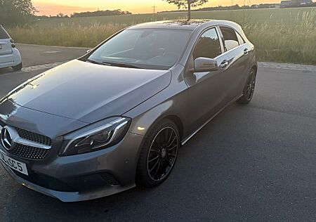 Mercedes-Benz A 180 Urban Style mit Pano-Dach