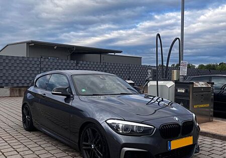 BMW 140 M140i Special Edition - shadow edition/HK