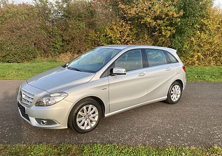 Mercedes-Benz B 180 BlueEFFICIENCY -