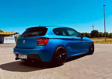 BMW 135i Coupé Lim. Ed. Lifestyle M Sportp. Limi...