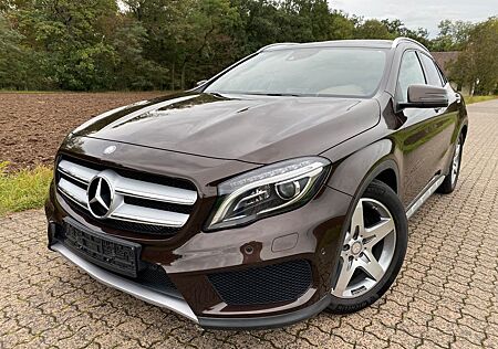 Mercedes-Benz GLA 250 4Matic AMG-Line Panoramadach Navi Leder