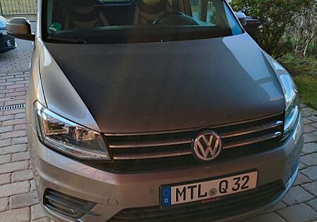 VW Caddy Volkswagen 1,4TSI 92kW DSG Rollstuhl geeignet