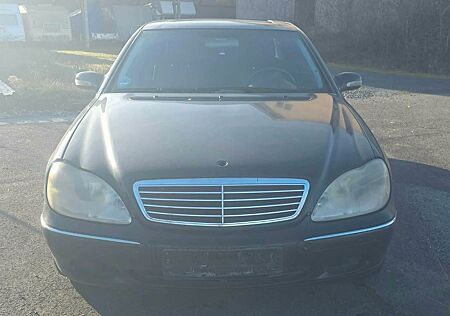 Mercedes-Benz S 320 - V6
