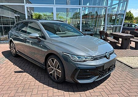 VW Golf Volkswagen VIII Variant 1.5 eTSI R-Line AHK Pano Navi