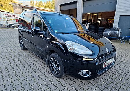 Peugeot Partner Tepee Family aus 1,Hand mit Panoramadach