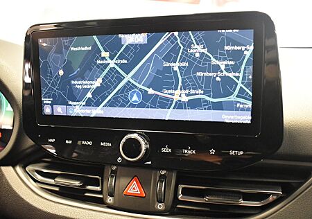 Hyundai i30 1,6 CRDi Intro Edition Aut. NAVI Temp Kamera