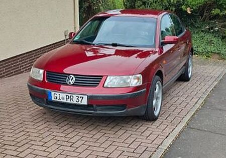VW Passat Volkswagen 1.8 Basis Basis