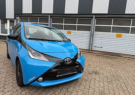 Toyota Aygo (X) Aygo (X) 1,0-l-VVT-i x x