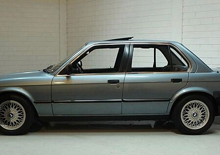 BMW 325