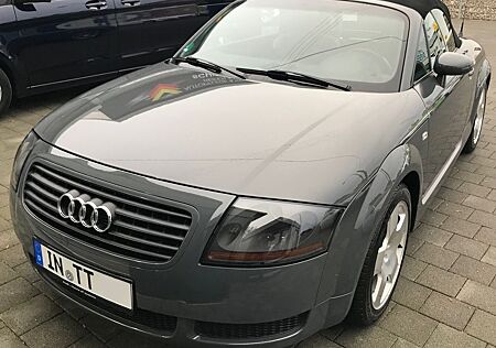 Audi TT Roadster 8N Nimbusgrau, Mokassin