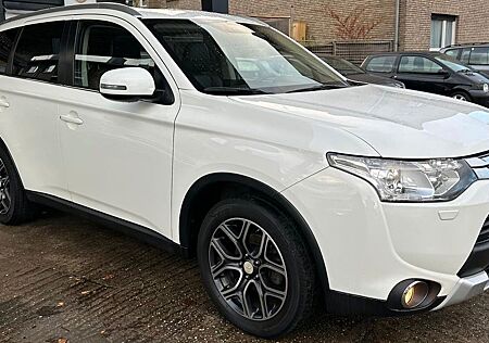 Mitsubishi Outlander ClearTec Instyle 4WD | 1 Jahr Garantie