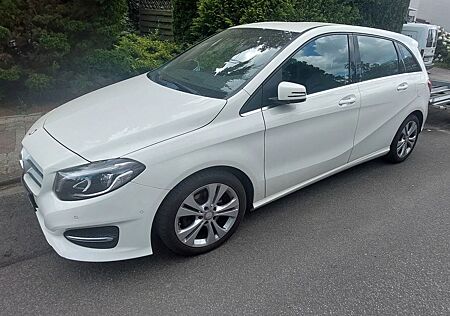Mercedes-Benz B 220 d DCT Style Style