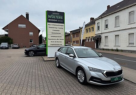 Skoda Octavia COMBI AMBITION ACC NAVI KESSY PDC