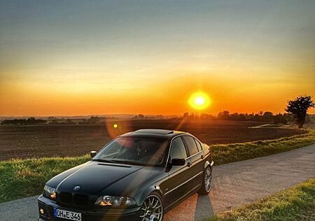 BMW 330i -