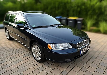 Volvo V70 2.4 Momentum (TÜV/AU neu, WR)