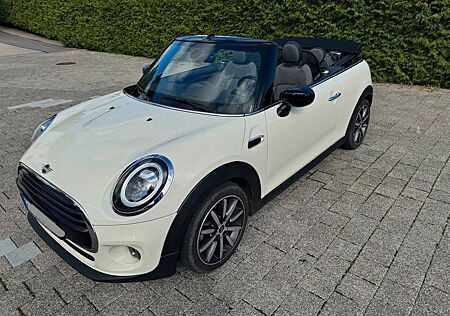 Mini Cooper Cabrio pepper white