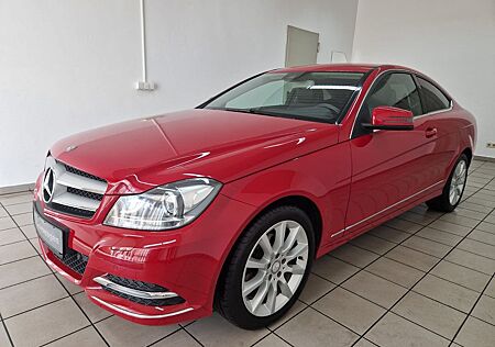 Mercedes-Benz C 180 Coupe CGI BlueEfficiency Xenon Navi Leder