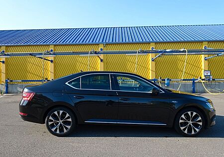 Skoda Superb Lim. L&K 2,0TDI DSG Xenon Navi SHZ Leder