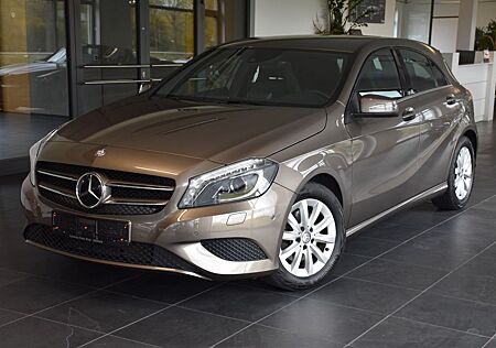 Mercedes-Benz A 180 STYLE"SPORTSITZE"NAVI"XENON"R.KAMERA"TOTW.