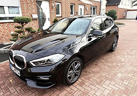 BMW 118i Sport Line Sport Line NAVI LED PDC ALU 18"