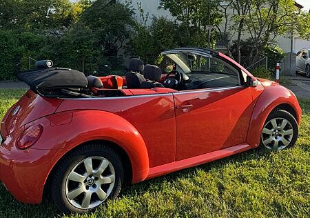 VW Beetle Volkswagen Cabrio / Preis VB / 2.0 115PS / TÜV Neu