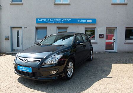 Hyundai i30 *Xenon*Teilleder*Tempomat*SHZ*PDC*